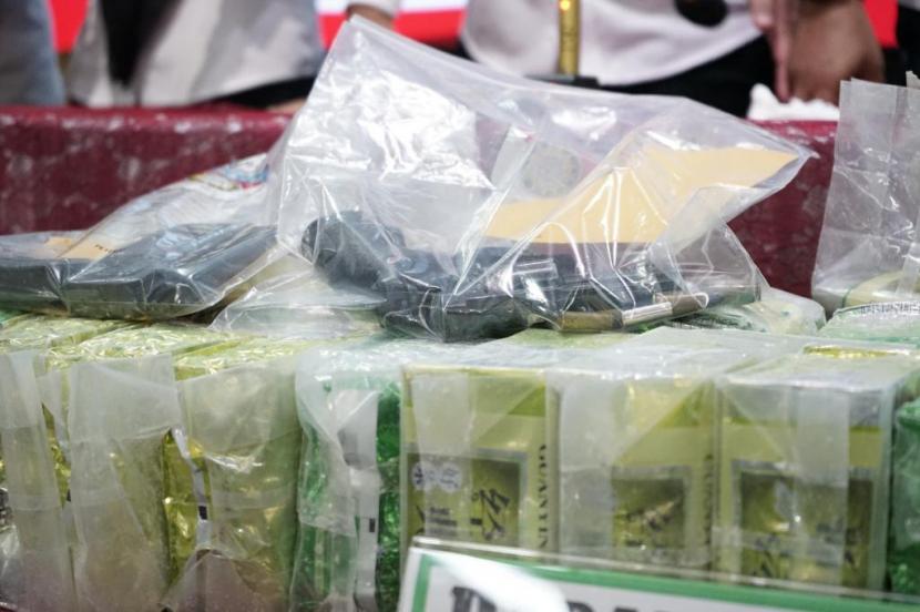 Kantor Wilayah (Kanwil) Bea Cukai Aceh bersama Kepolisian Daerah (Polda) Aceh kembali menggagalkan penyelundupan narkotika jenis sabu-sabu seberat 57 kilogram (kg) yang diselundupkan dari Malaysia.