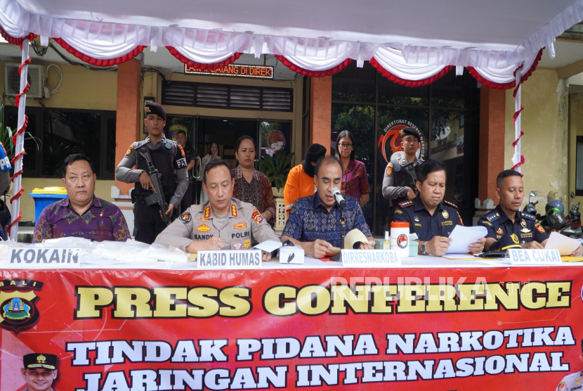 Kantor Wilayah (Kanwil) Bea Cukai Bali, NTB, dan NTT dan Bea Cukai Ngurah Rai bersama Direktorat Reserse Narkoba Polda Bali mengungkap kasus peredaran narkotika jenis kokain dari jaringan internasional
