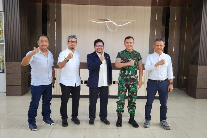 Kantor Wilayah (Kanwil) Bea Cukai Jatim II menerima kunjungan kerja dari Komando Garnisun Tetap III/Surabaya (Kogartap III/Surabaya) dalam rangka mempererat sinergi antara TNI dan Bea Cukai (24/07).