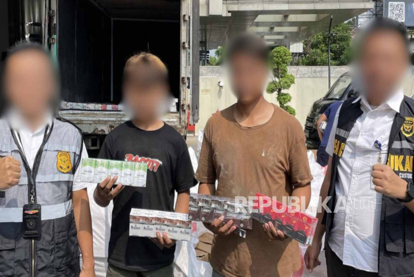 Bea Cukai Amankan 1,4 Juta Batang Rokok Ilegal dari Truk Boks di Semarang
