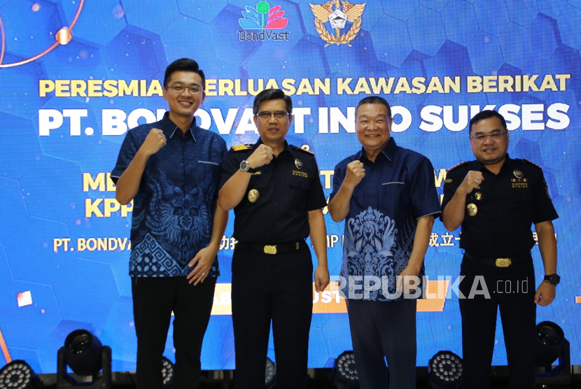 Kantor Wilayah (Kanwil) Bea Cukai Jawa Timur (Jatim) I bersama unit-unit vertikalnya memberikan asistensi dalam kegiatan bertajuk Customs Visit Customer dan pemberian izin fasilitas kepabeanan.