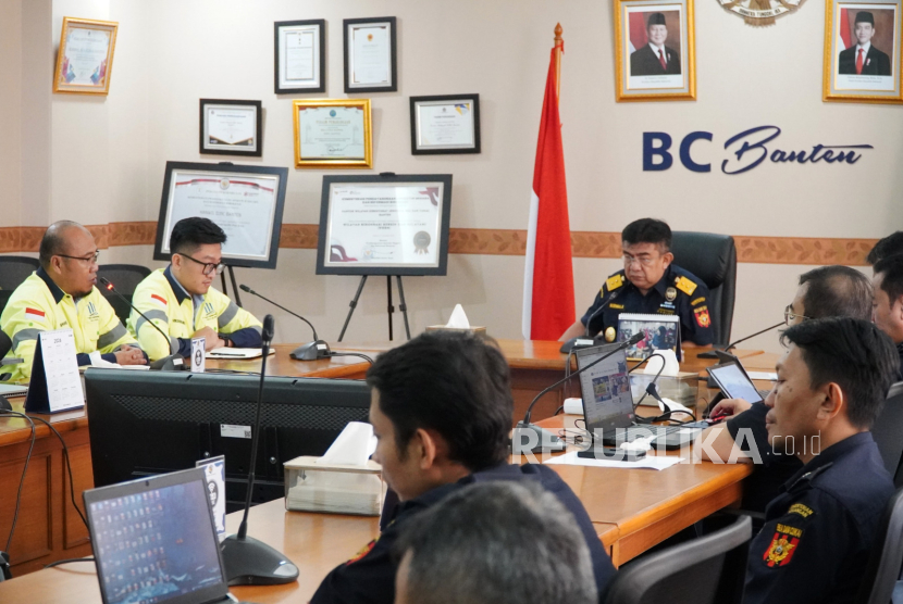 Kanwil Bea Cukai Banten mengeluarkan izin fasilitas Kawasan Berikat (KB) kepada PT Trimitra Fabrikasi Engineering, perusahaan baja yang beroperasi di Cilegon, Banten.