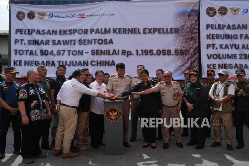 Bea Cukai dan Karantina Kaltim Kawal Ekspor Hasil Produksi Wilayah Kaltim