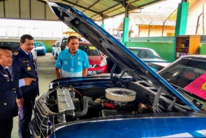 Kanwil Bea Cukai Kalimantan Bagian Barat (Kalbagbar) menerima limpahan enam unit mobil sport mewah dari Polda Kalbar dan Polres Bengkayang dari tahun 2017 dan 2019.