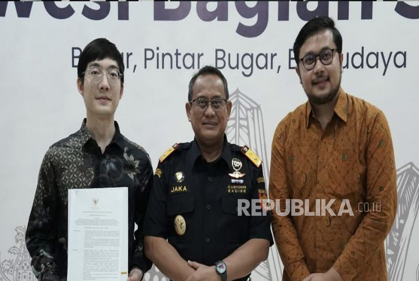Kanwil Bea Cukai Sulawesi Bagian Selatan (Sulbagsel) menerima pemaparan proses bisnis dari calon penerima fasilitas tempat penimbunan berikat (TPB) gudang berikat, PT Sherman Mineral Indonesia.