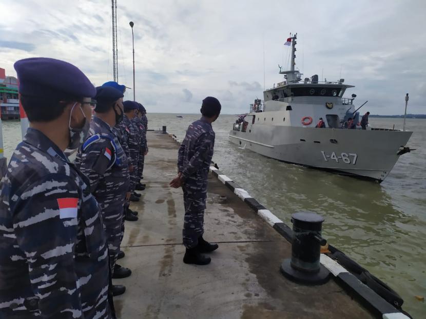 Kapal Angkatan Laut (KAL) Pelawan bersandar di Lanal Tanjung Balai Karimun, Kepulauan Riau.