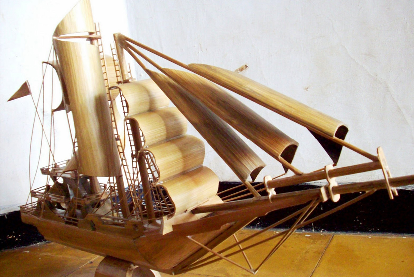 Kapal Bambu. Ilustrasi
