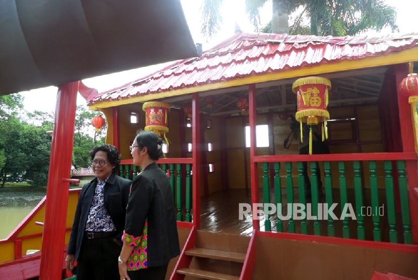 Replika kapal Laksamana Cheng Hodi komplek Taman Purbakala Kerajaan Sriwijaya (TPKS), Palembang.   (Republika/Maspril Aries)