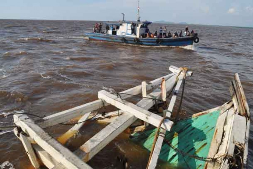 Kapal karam.  (ilustrasi). Dua Nelayan Hilang Akibat Kapal Karam di Rokan Hilir.