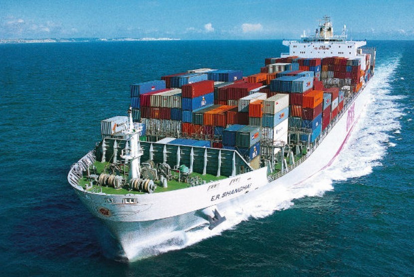 Kapal Kargo pengangkut kontainer komiditi ekspor (ilustrasi). nilai perdagangan antara Korea Selatan dan Indonesia ditargetkan mencapai 30 miliar dolar AS pada 2022.
