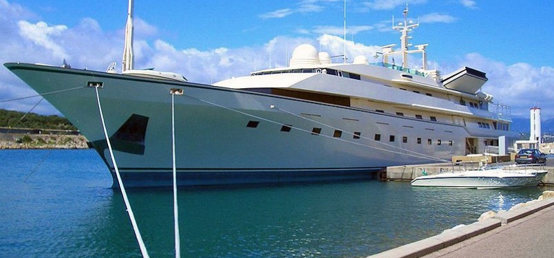 Kapal Kingdom 5KR milik Pangeran Al Waleed bin Talal 