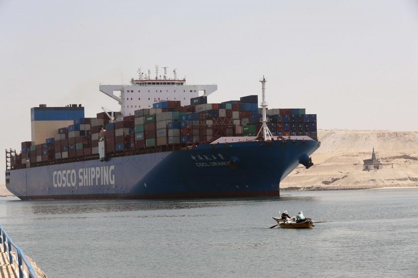 Kapal tanker Seavigour berbendera Malta yang mengangkut minyak mentah mogok di Terusan Suez Mesir,