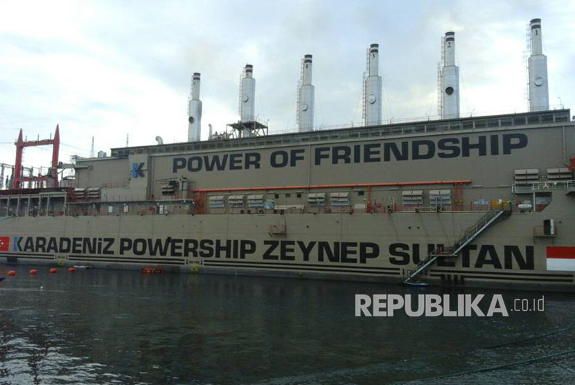 Kapal pembangkit listrik milik Turki guna mendukung perlistrikan nasional.