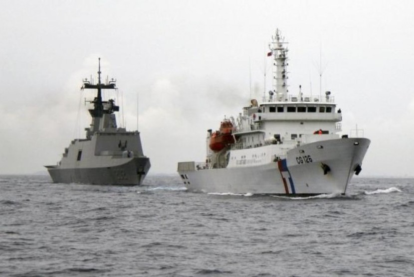 Kapal Penjaga Pantai Filipina yang tengah berpatroli