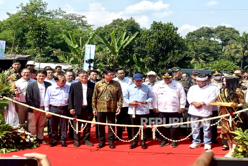 Peresmian fasilitas RDF di TPSA Cimenteng, Kabupaten Sukabumi, Jawa Barat, Kamis (31/7/2025).