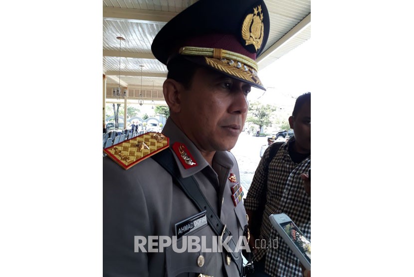 Kapolda DIY Ahmad Dofiri  di Kepatihan Yogyakarta, Senin (8/1). Ia menjelaskan tentang salah seorang anggota Polres Kulon Progo dipecat karenadiketahui sebagai pengguna narkoba