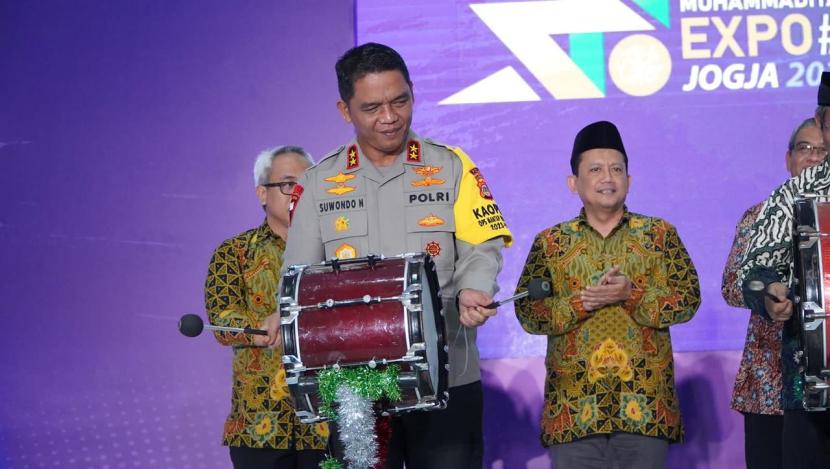Kapolda DIY Irjen Pol Suwondo Nainggolan, menghadiri pembukaan Muhammadiyah Jogja Expo #3 2023 di Jogja Expo Center, Jumat, (24/11/2023).