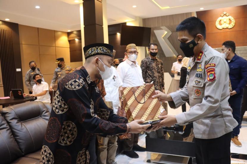 Kapolda Gorontalo, Irjen Pol Dr Akhmad Wiyagus menggelar silaturahmi dengan kalangan pimpinan perguruan tinggi se-Provinsi Gorontalo di Lobby Presisi Mapolda
