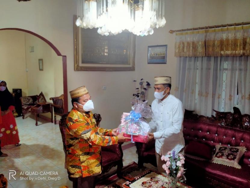 Kapolda Gorontalo menyambangi kediaman Ketua PW Muhammadiyah Gorontalo, Dr H Sabara Karim Ngou.