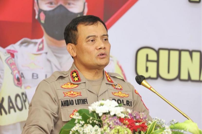 Kapolda Jawa Tengah, irjen Pol Ahmad Luthfi, mengatakan di masa libur Natal dan tahun baru jajarannya memfungsikan check point mengontrol mobilitas yang sesuai prokes.