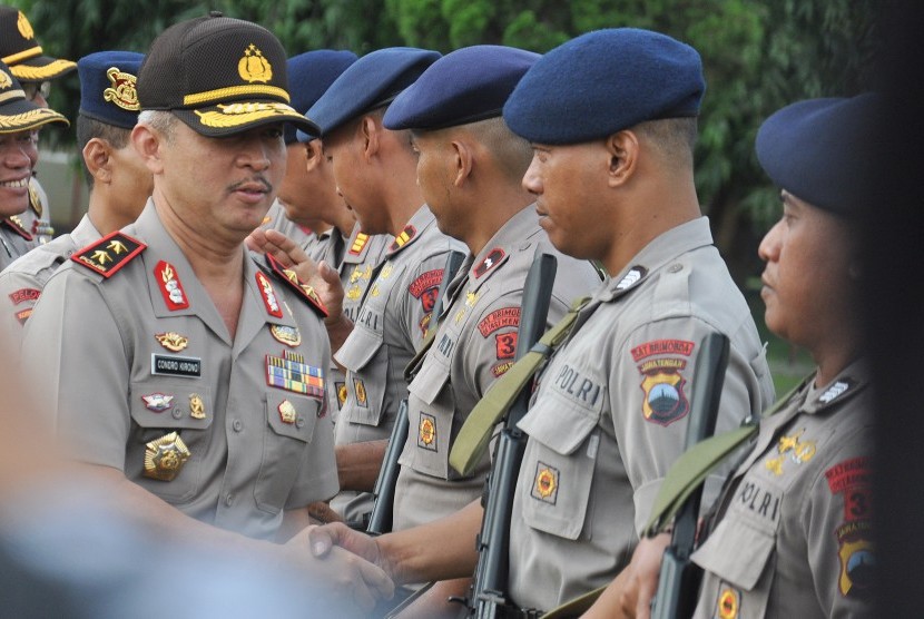 Kapolda Jawa Tengah, Irjen Pol Condro Kirono, saat apel pelepasan di lapangan Mako Brimob Polda Jawa Tengah.