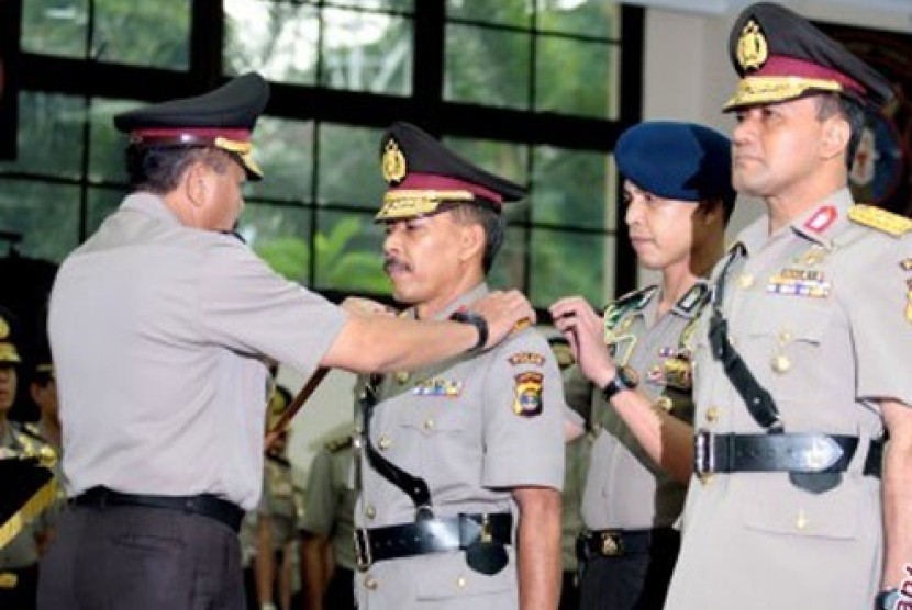 Kapolda Lampung Brigjen Heru Winarko (kanan).