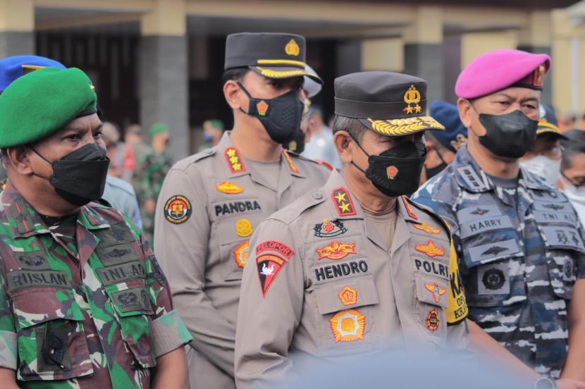 Kapolda Lampung Irjen Pol Hendro Sugiatno memimpin apel Operasi Ketupat Krakatau 2022 di Mapolda Lampung, Jumat (22/4/2022).