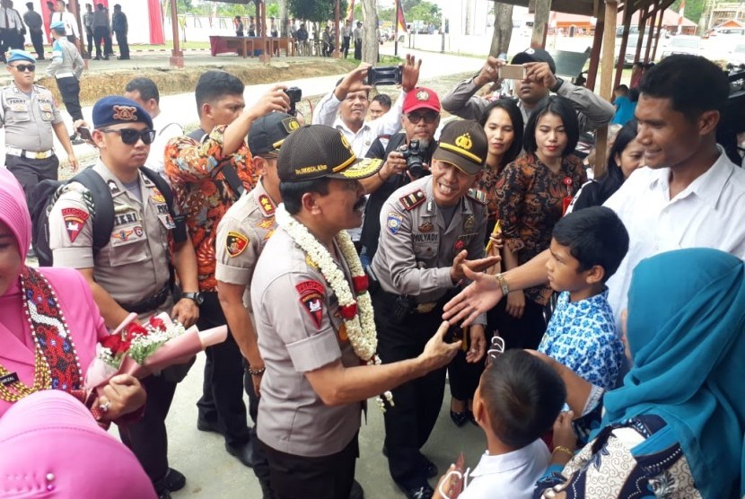 Kapolda Sumbar Irjen Pol Fakhrizal menghadiri acara sunatan masal di Tua Pejat, Kabupaten Kepulauan Mentawai, Rabu (27/11).