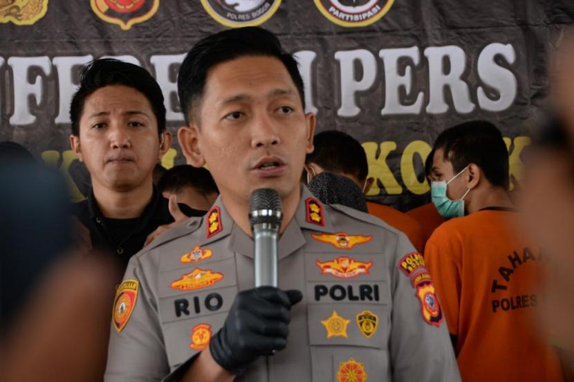 Kapolres Bogor AKBP Rio Wahyu Anggoro. Kapolres Bogor meminta maaf karena anggotanya salah menangkap di Cileungsi.