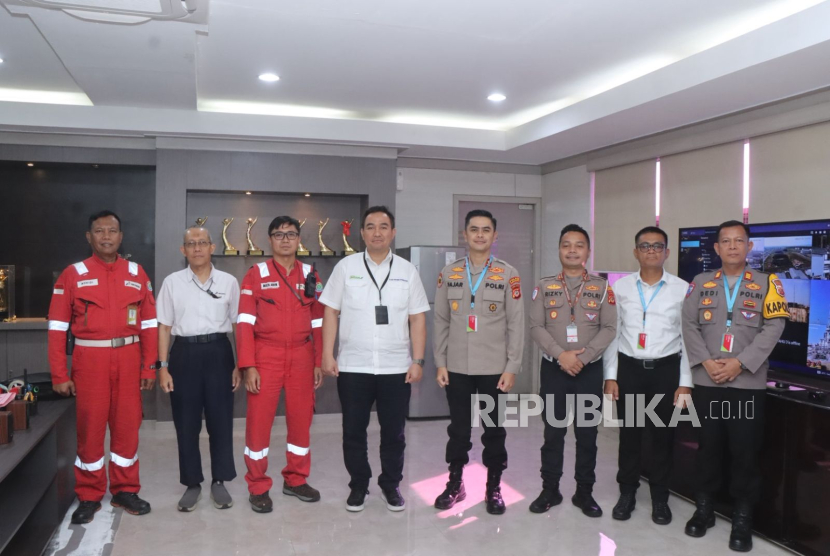 Kapolres Indramayu, Polda Jabar AKBP Mochamad Fajar Gemilang, melaksanakan kunjungan silaturahmi kamtibmas ke RU VI Balongan. 
