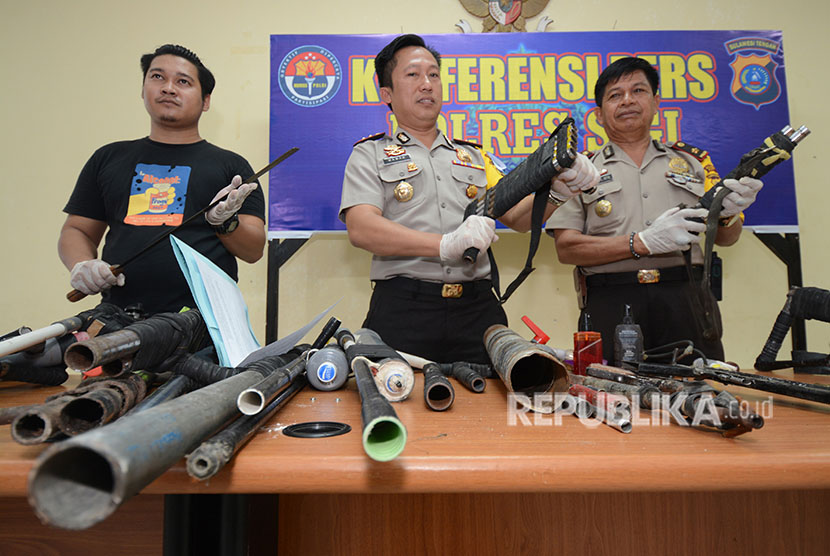 Polisi amankan senjata api rakitan (ilustrasi)