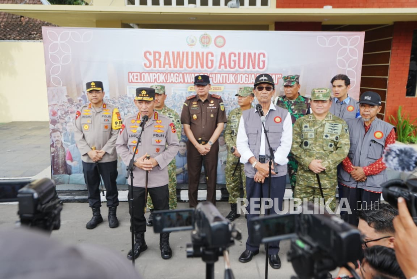 Kapolri Jenderal Listyo Sigit Prabowo dan Gubernur DIY, Sri Sultan Hamengku Buwono X