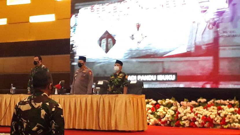 Kapolri Jenderal Listyo Sigit Prabowo, Ketua Umum PP Pemuda Muhammadiyah Sunanto, dan Pangkogabwilhan 2 Marsdya Imran Baidirus di lokasi Tanwir 1 Pemuda Muhammadiyah, Jumat (2/4)