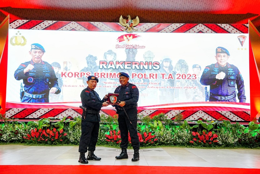 Kapolri Jenderal Listyo Sigit Prabowo membuka Rapat Kerja Teknis (Rakernis) Korps Brigade Mobile (Korbrimob) Polri di Gedung Akpol, Semarang, Jawa Tengah (Jateng), Senin, 13 Januari 2023. 