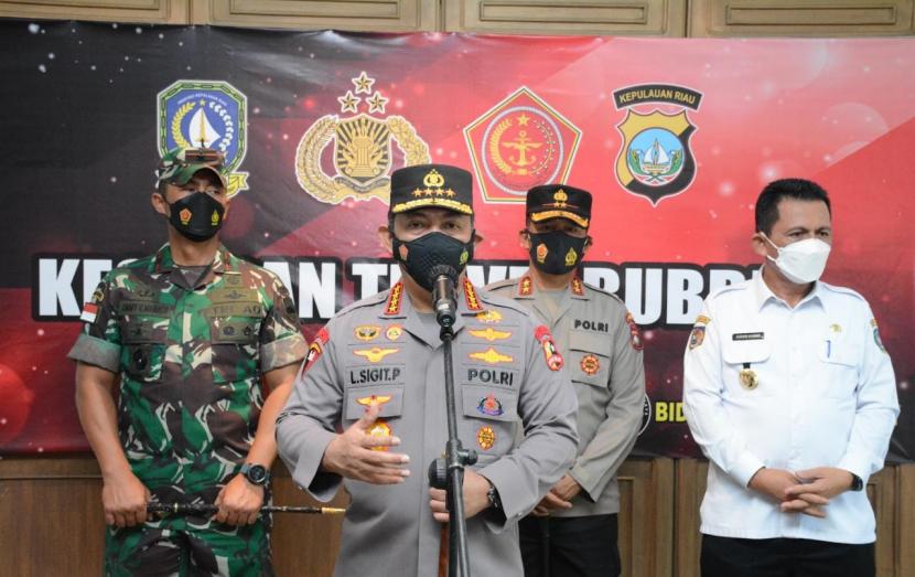 Kapolri Jenderal Listyo Sigit Prabowo menegaskan kesiapan penerapan travel bubble bagi Pelaku Perjalanan Luar Negeri (PPLN) harus sesuai standar operasional prosedur (SOP) yang berlaku.
