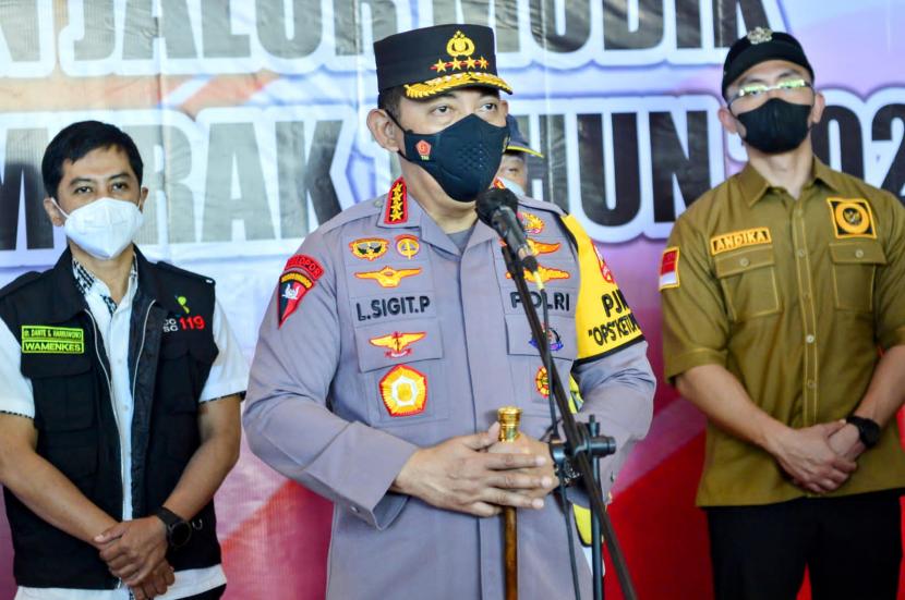 Kapolri Jenderal Listyo Sigit Prabowo mengapresiasi kepada masyarakat yang telah menindaklanjuti imbauan Presiden Joko Widodo (Jokowi) untuk melakukan mudik Hari Raya Idul Fitri atau Lebaran tahun 2022 lebih awal sebelum prediksi puncak arus mudik pada 28  hingga 30 April 2022.