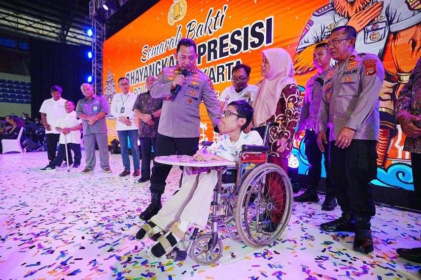 Kapolri Jenderal Listyo Sigit Prabowo menghadiri acara Semarak Bakti Bhayangkara Presisi 2023 di Gor Universitas Negeri Yogyakarta, Sabtu, 7 Oktober 2023.