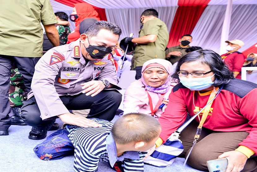 Kapolri Jenderal Listyo Sigit Prabowo menghadiri kegiatan dukungan psikososial kepada anak-anak dan disabilitas yang terdampak Pandemi Covid-19.
