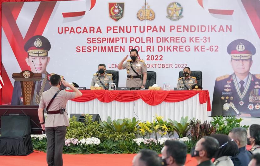Kapolri Jenderal Listyo Sigit Prabowo menghadiri penutupan pendidikan Sespimti Dikreg ke-31 dan Sespimmen Dikreg ke-62 Tahun 2022 di Lembang, Jawa Barat, Selasa (25/10/2022).
