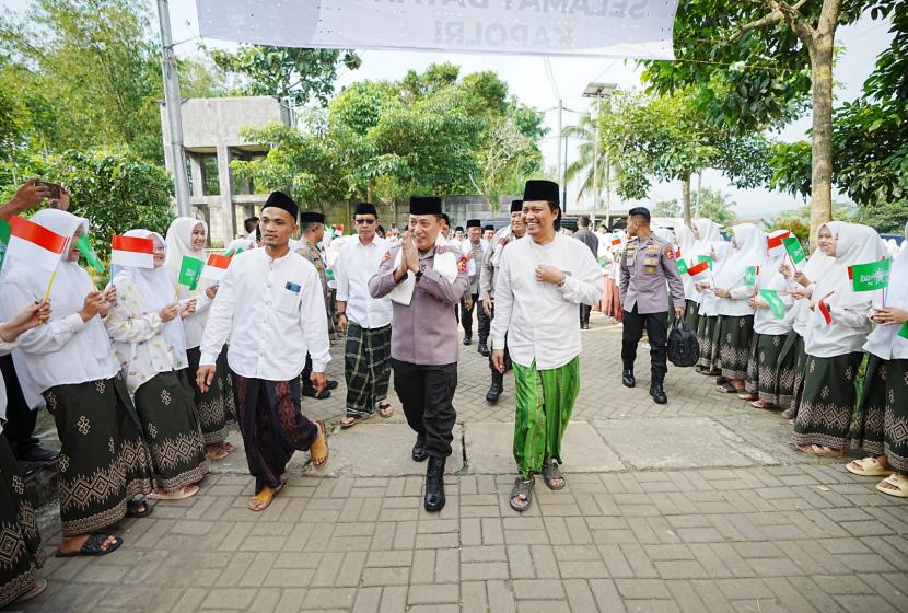 Kapolri Jenderal Listyo Sigit Prabowo menghadiri undangan di Pesantren Subhanul Wathon, Jawa Tengah, Sabtu (20/5/2023).