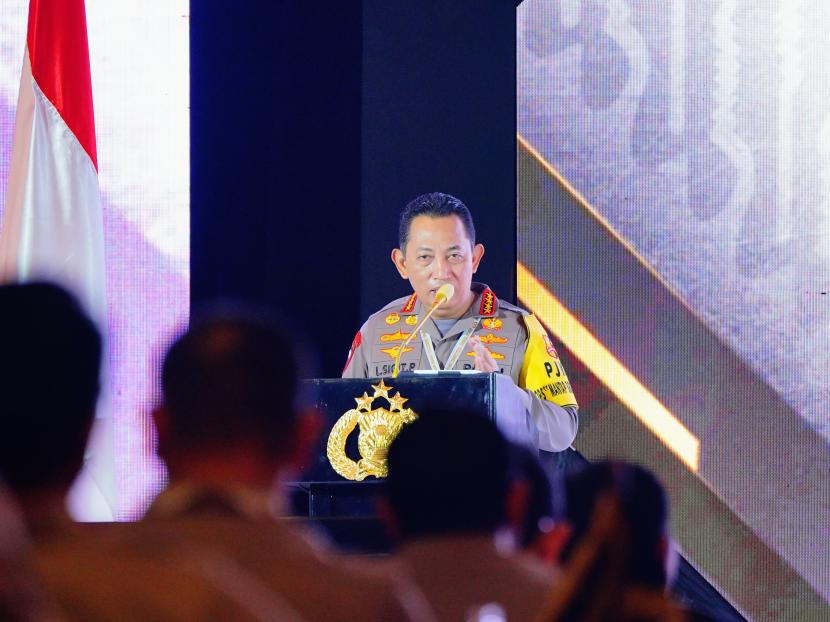 Kapolri Jenderal Listyo Sigit Prabowo menginstruksikan kepada seluruh Pejabat Utama, Kapolda dan Kapolres se-Indonesia untuk mengamankan seluruh tahapan Pemilu serentak tahun 2024 hingga mengawal agenda program nasional yang sudah dicanangkan oleh Presiden Joko Widodo (Jokowi). 