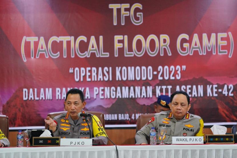 Kapolri Jenderal Listyo Sigit Prabowo meninjau secara langsung kegiatan Tactical Floor Game (TFG) pengamanan Konferensi Tingkat Tinggi (KTT) ASEAN di Labuan Bajo, Nusa Tenggara Timur (NTT).