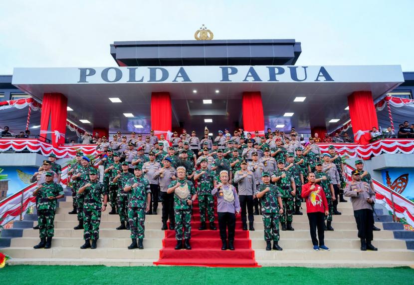 Panglima TNI Resmikan Polda Papua Baru, Kapolri: Wujud Sinergitas Makin Kokoh | Republika Online