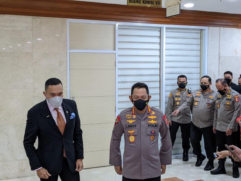Kapolri Jenderal Listyo Sigit Prabowo usai rapat kerja dengan Komisi III DPR di Gedung Nusantara II, Kompleks Parlemen, Jakarta, Senin (24/1).