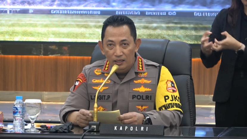 Kapolri Jenderal Listyo Sigit Prabowo memastikan kasus dugaan penganiaayaan anak di Padang belum ditutup.