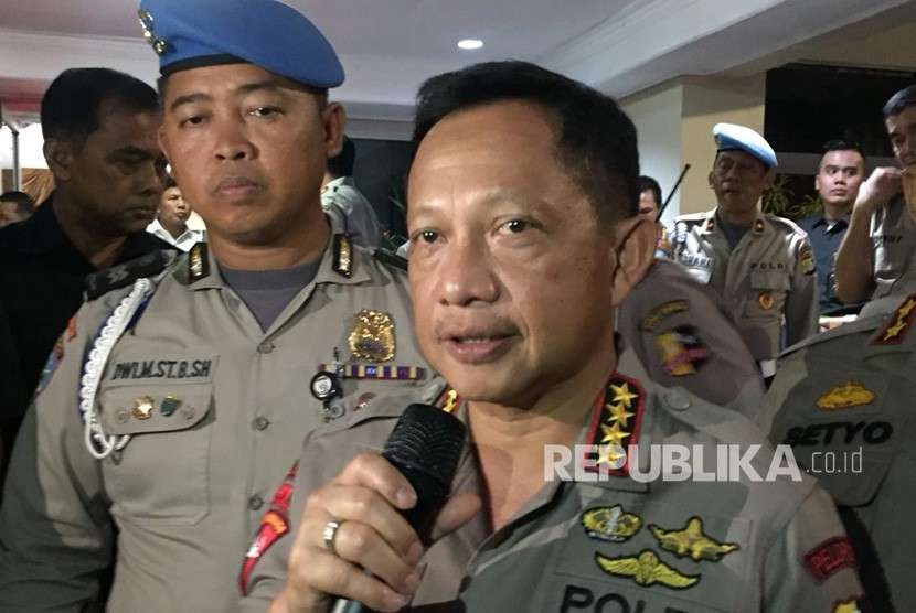 Kapolri Jenderal Muhammad Tito Karnavian ditemui usai pertemuan tertutup di Balai Pertemuan Metro Jaya, Rabu (15/8), ia menyebut membahas soal pengamanan Asian Games.