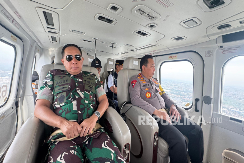 Kapolri Jenderal Pol. Listyo Sigit Prabowo bersama Panglima TNI Jenderal Agus Subiyanto Serta Para Menteri mengecek jalur mudik libur Natal 2024 dan tahun baru 2025 via udara.