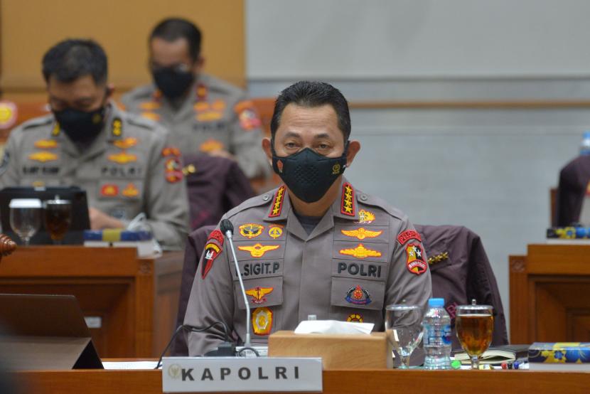 Kapolri Jenderal Listyo Sigit Prabowo menjelaskan penolakan surat pengunduran diri Irjen Pol Ferdy Sambo karena adanya aturan yang harus dilewati melalui Sidang Komisi Kode Etik Polri (KKEP) terkait kasus pidana yang menjeratnya.