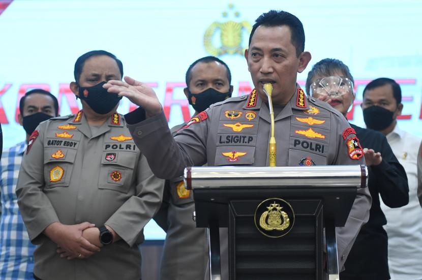 Kapolri Jenderal Listyo Sigit Prabowo (dalam rilis penembakan Brigadir J di Mabes Polri, Jakarta Selatan, Selasa (9/8/2022). 