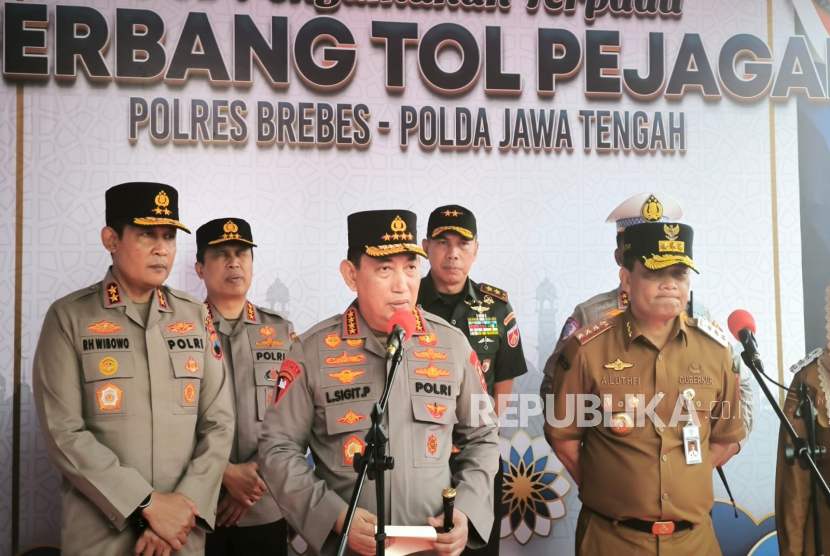 Kapolri Jenderal Pol Listyo Sigit Prabowo meninjau langsung Posko Terpadu Pejagan, Kabupaten Brebes, Rabu (19/3/2025).